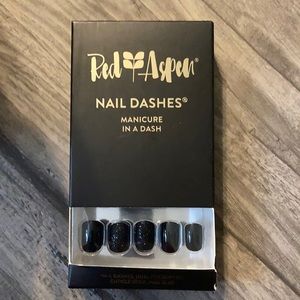 Red Aspen Nail Dashes